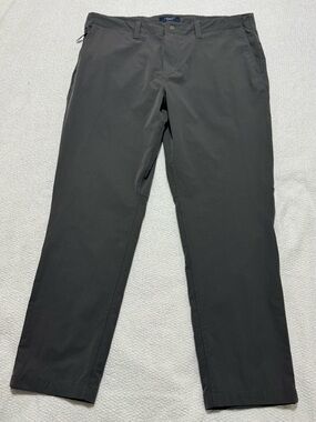 American Eagle Outfitters Airflex+ Gray Man’s 36x30 Nylon Pants